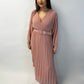 Robe longue plissée rose